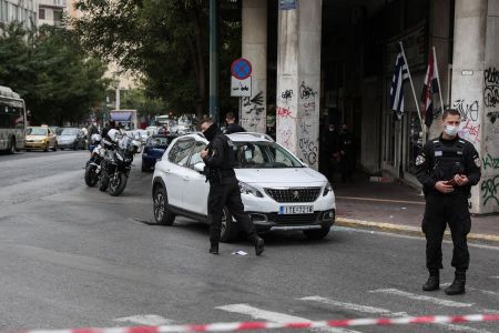 Εικόνες σοκ – Καταδίωξη κλεμμένου αυτοκίνητου από αστυνομικούς