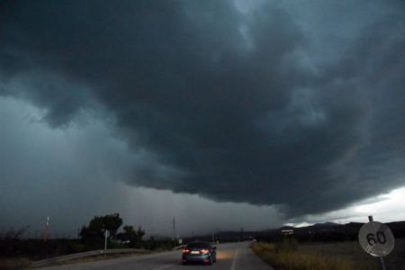 Καιρός – Βροχές, καταιγίδες και πτώση της θερμοκρασίας την Τρίτη – Χαλάζι μέχρι και στην Αττική