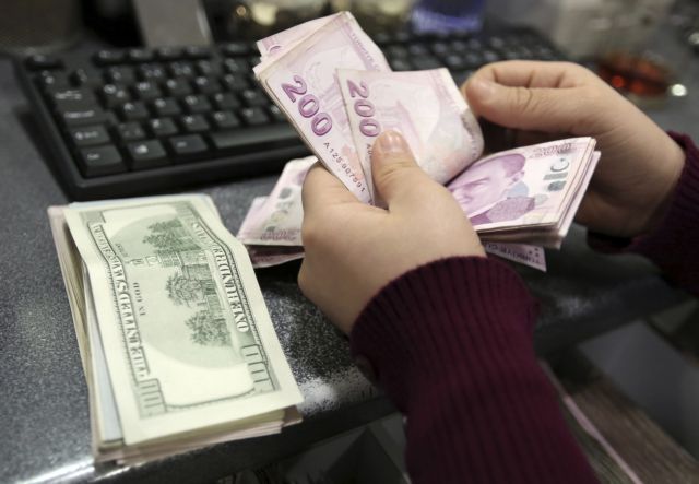Τουρκική λίρα – Έσπασε το ψυχολογικό φράγμα των 9 λιρών ανά δολάριο