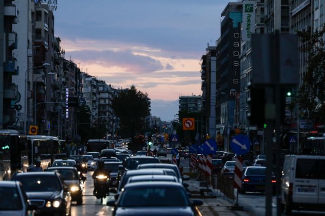 Χάος στους δρόμους της Αθήνας λόγω της κακοκαιρίας – Πού εντοπίζονται προβλήματα