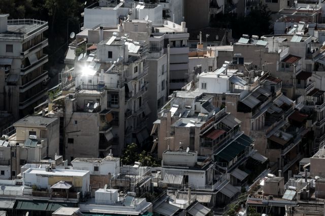 Ακίνητα – Γιατί εκτοξεύτηκαν οι τιμές στα προάστια Αθήνας και Θεσσαλονίκης [πίνακες]