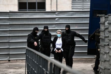 Επίθεση με βιτριόλι – Με συγγνώμη ξεκίνησε την απολογία της η 37χρονη – Τα πρώτα λόγια της