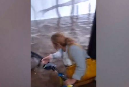 Κακοκαιρία «Μπάλλος» – Βίντεο ντοκουμέντα από τον απεγκλωβισμό πολιτών από το λεωφορείο που «βούλιαζε»