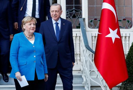 Συνάντηση Μέρκελ – Ερντογάν με φόντο τον Βόσπορο: – Οι ευχαριστίες, οι επικρίσεις και η… υπόσχεση