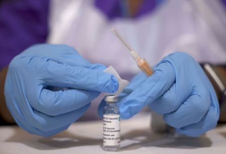 Θεμιστοκλέους – Επιπλέον κίνητρα για τον εμβολιασμό αν χρειαστεί – Ο στόχος