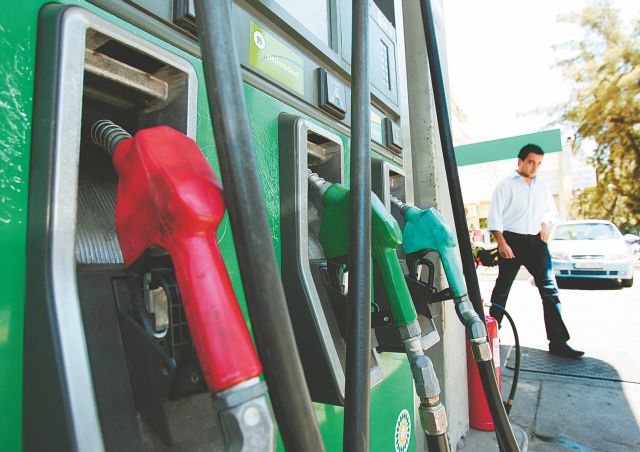 Μείωση του ειδικού φόρου κατανάλωσης στα καύσιμα ζητάει ο Κακλαμάνης | tovima.gr