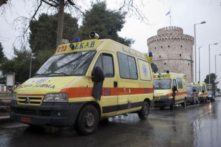 Θεσσαλονίκη – Ένας νεκρός και εννέα τραυματίες σε τροχαίο με μετανάστες