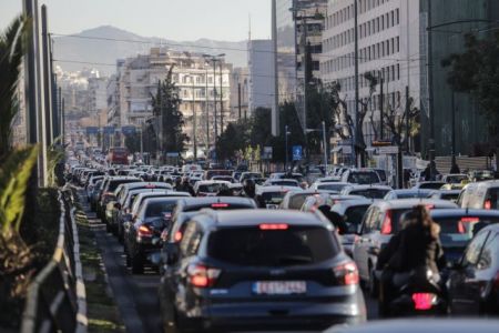 Κίνηση στους δρόμους – Κυκλοφοριακό «έμφραγμα» στην Αθήνα – Πού εντοπίζονται προβλήματα