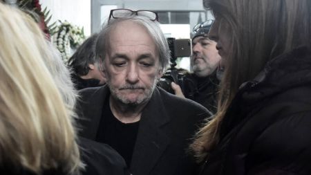 Διασωληνωμένος στην εντατική ο Ανδρέας Μικρούτσικος