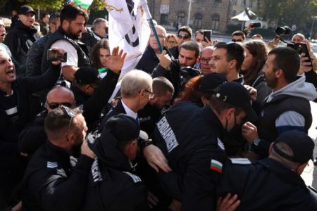 Βουλγαρία – Διαδήλωση αντιεμβολιαστών για το πράσινο πιστοποιητικό