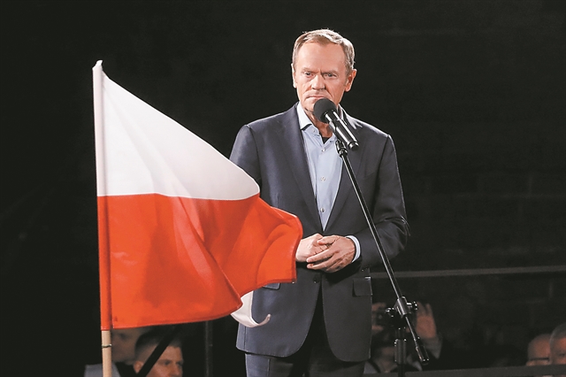 Η Βαρσοβία όλο και πιο μακριά από τις Βρυξέλλες