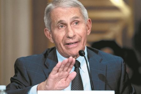 «Δεν θα απαλλαγούμε ποτέ πλήρως από τον SARS-CoV-2»