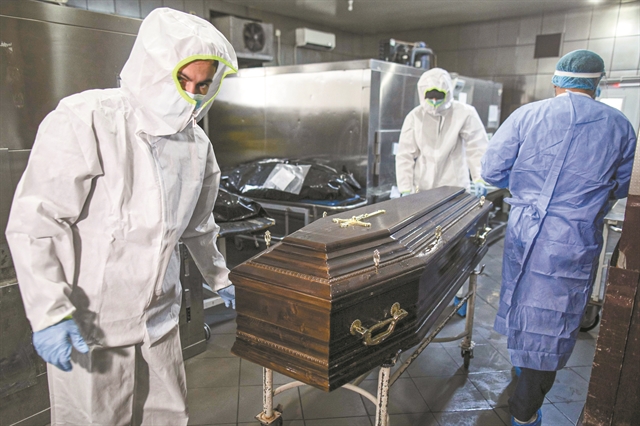 «Μαύρες» προβλέψεις για νεκρούς και κρούσματα