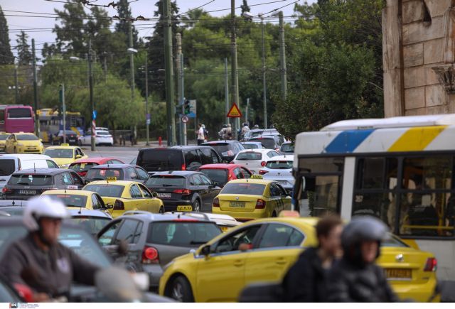 Χάος στους δρόμους της Αττικής – Πού εντοπίζονται προβλήματα [Χάρτης]