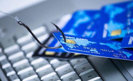 Ηλεκτρονικές απάτες – Κλέβουν κωδικούς τραπεζικών λογαριασμών με email και SMS – Πώς να προστατευτείτε