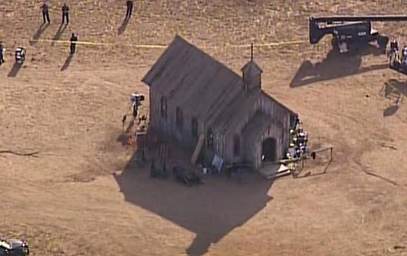 Ποιος είναι ο Τζόελ Σόουζα που πυροβόλησε ο Αλεκ Μπάλντουιν