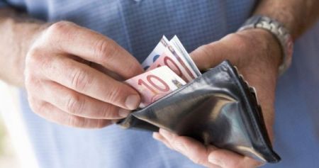 ΕΛΣΤΑΤ – «Βουτιά» σε εισοδήματα και κατανάλωση για τα νοικοκυριά το 2020