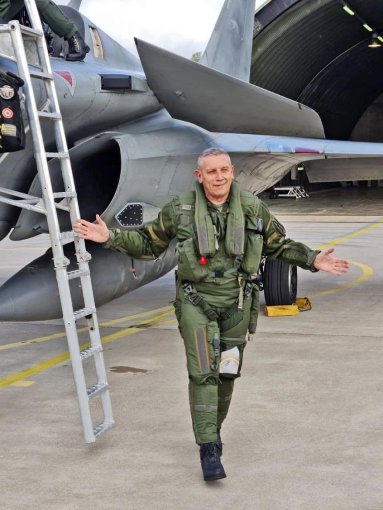 Ο στρατηγός που πέταξε με Rafale