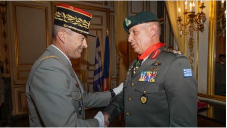 Παρίσι – Συνάντηση αρχηγών ΓΕΕΘΑ Γαλλίας-Ελλάδας για την ενίσχυση της στρατιωτικής συνεργασίας των δύο χωρών
