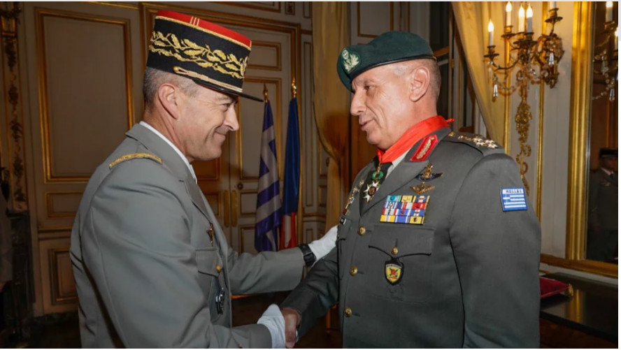 Παρίσι – Συνάντηση αρχηγών ΓΕΕΘΑ Γαλλίας-Ελλάδας για την ενίσχυση της στρατιωτικής συνεργασίας των δύο χωρών