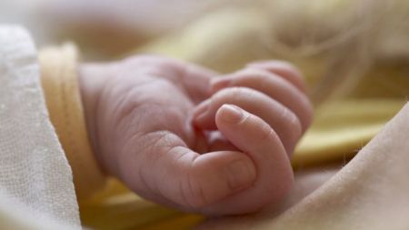 Πάτρα – Μωρό μόλις 20 ημερών νοσηλεύεται με κορωνοϊό