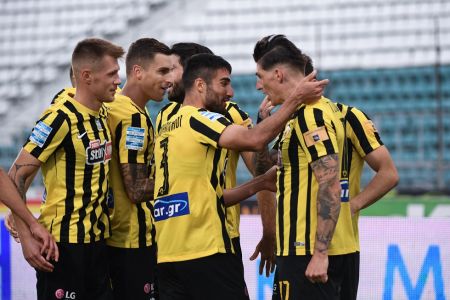 Με Τσούμπερ η ΑΕΚ 3-1 στον Βόλο