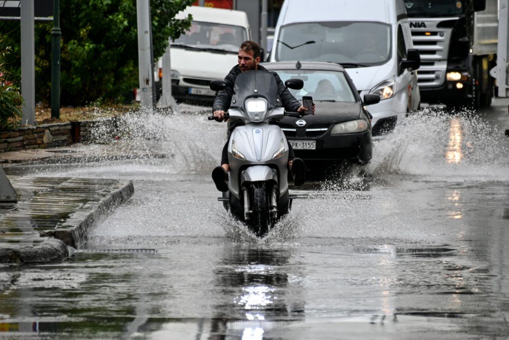 Καιρός – Έρχονται βροχές και καταιγίδες – Δείτε πού και πότε