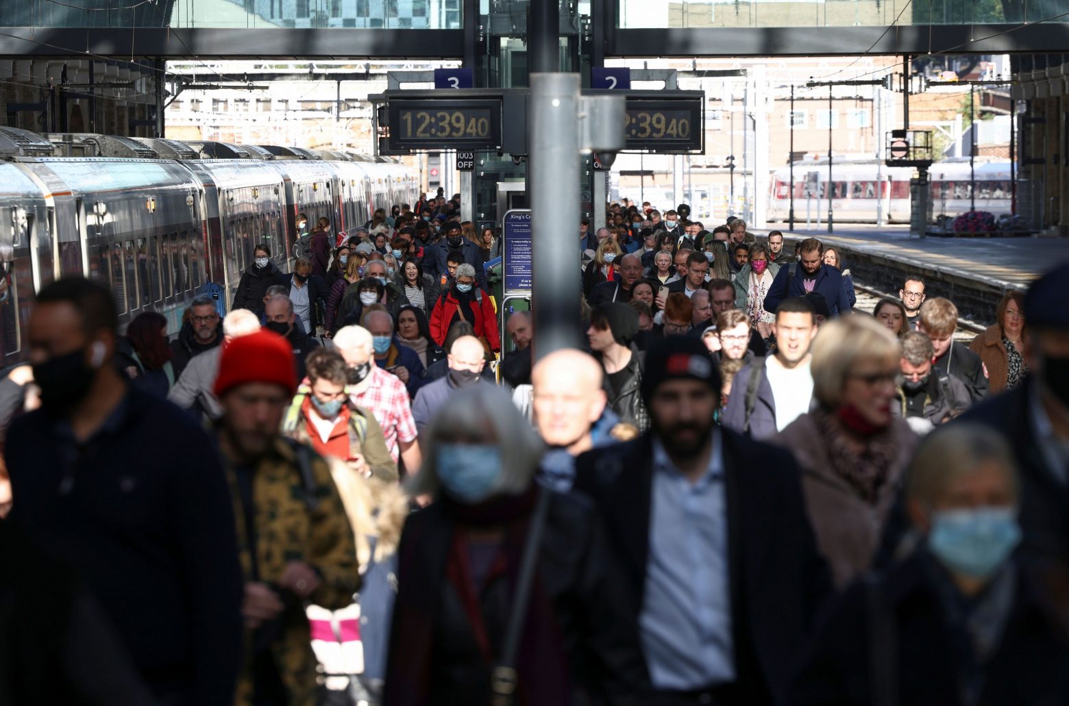 Βρετανία – Επέστρεψε στον Μάρτιο – 72 θάνατοι και σχεδόν 40 χιλιάδες κρούσματα