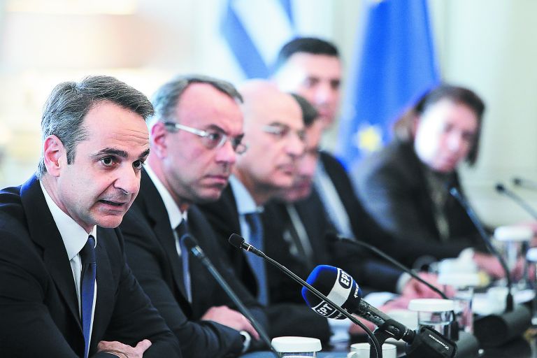 Η σκιά της ενεργειακής κρίσης πάνω από το Μαξίμου – Οι επιφυλάξεις και τα σενάρια για μισθολογικές αυξήσεις