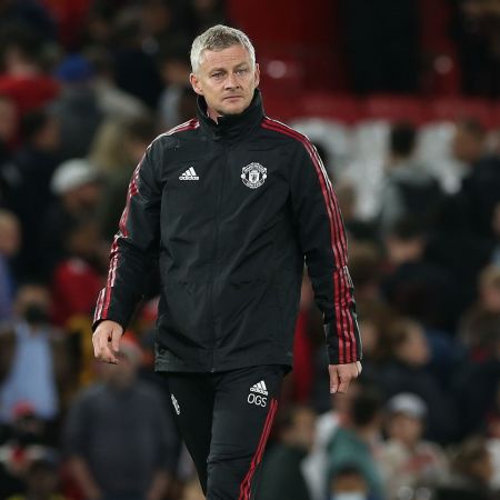 Παραμένει στον πάγκο της Γιουνάιτεντ ο Σόλσκιερ με στήριξη Σερ Αλεξ