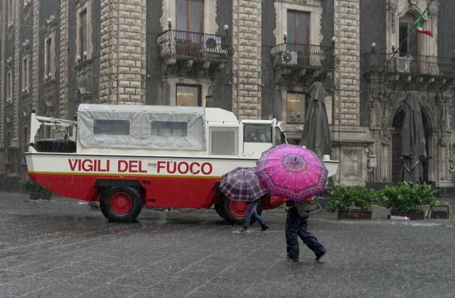 Ιταλία – Σκέψεις να επεκταθεί η τρίτη δόση σε όλους τους πολίτες