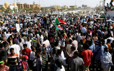 Σουδάν – Στο σπίτι του μεταφέρθηκε ο πρωθυπουργός μετά το πραξικόπημα