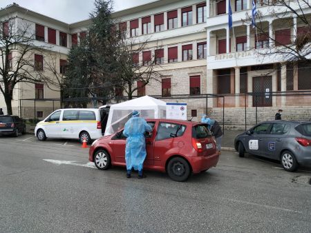 Focus Bari|YouGov Poll: One in five Greeks reluctant to get COVID-19 vax or deniers