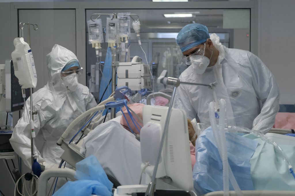 Κορωνοϊός – «Καλπάζει» στη βόρεια Ελλάδα η πανδημία – Αγγίζει το 100% η πληρότητα στα νοσοκομεία