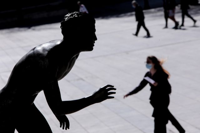 Κορωνοϊός – Δύσκολος ο Νοέμβριος λένε οι ειδικοί – Δεύτερες σκέψεις για το άνοιγμα των κλειστών χώρων εν μέσω έξαρσης