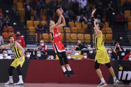 Έτσι «καθάρισε» τη Φενέρ ο Ολυμπιακός – Το buzzer beater του Σλούκα