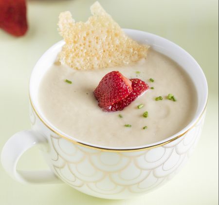 Σούπα με σελινόριζα, αχλάδι και παρμεζάνα