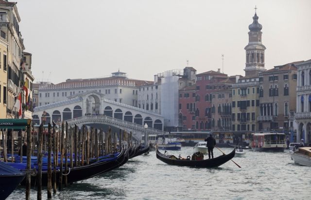 Βενετία – Σε καραντίνα οι 23 Έλληνες – Δύο νοσηλεύονται πιο σοβαρά – Τι λέει η μοναδική επιβάτης που δεν κόλλησε κοροναϊό