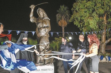 Η «Ηρωίδα Μανιάτισσα» κοσμεί το μεγάλο λιμάνι