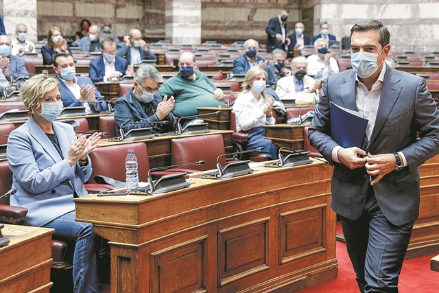 Αναζητούν αντιπολιτευτική στρατηγική