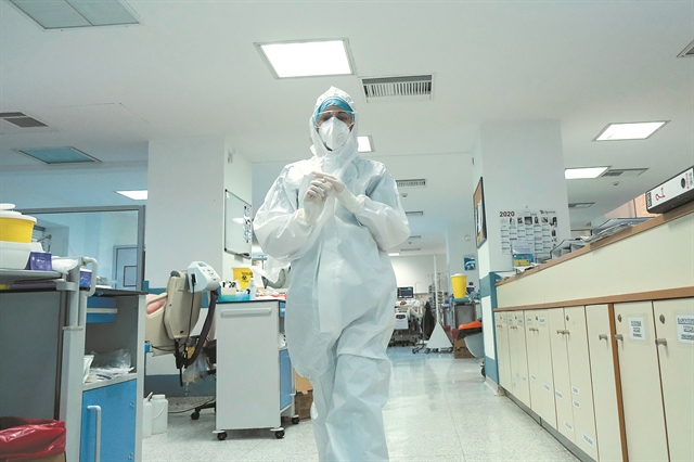 «Στην Ελλάδα η πανδημία βρίσκεται σε συνεχή βραδεία καύση»