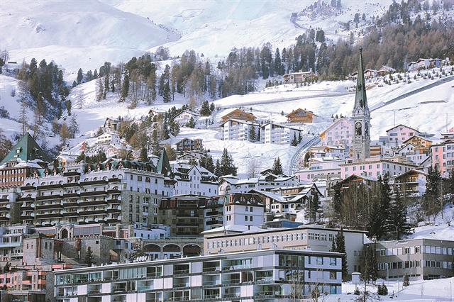 Τέχνη, συζητήσεις, γαλήνιο μπλε και η επιστροφή της Ζωής