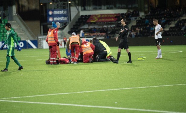 Νορβηγία – Ποδοσφαιριστής κατέρρευσε την ώρα του αγώνα | tovima.gr