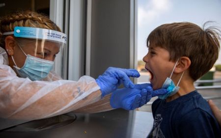 Κορωνοϊός: Τα παιδιά εξίσου ευάλωτα στη μόλυνση με τους ενηλίκους