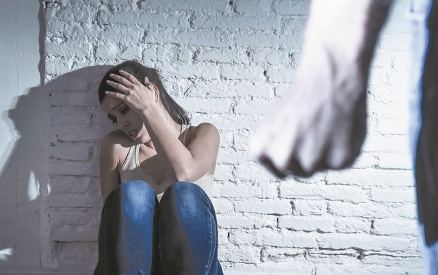 Τσιάρας – Θα αυστηροποιηθούν οι ποινές για τις γυναικτονίες και τα περιστατικά ενδοοικογενειακής βίας | tovima.gr