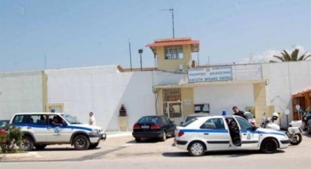 Η απάντηση στις απεργίες των εξωτερικών φρουρών στις φυλακές Πάτρας