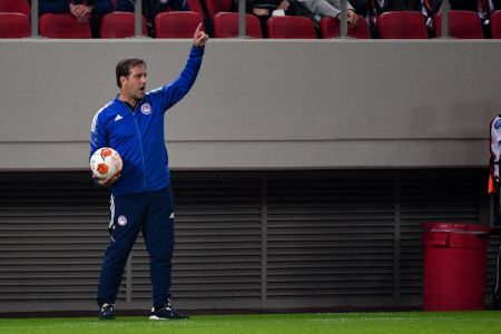 Μαρτίνς – «Στοίχησαν τα λάθη μας και της διαιτησίας»