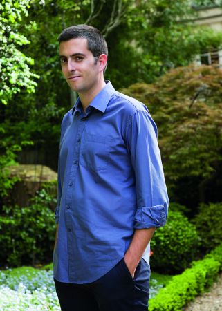 Ο Αντόν Μπεραμπέρ και το αίνιγμα του να είσαι άνθρωπος