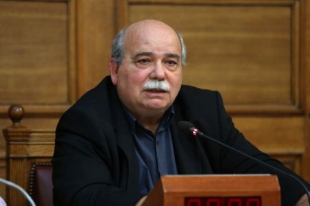 Νίκος Βούτσης: «Ο κ. Μητσοτάκης δεν μπορεί να ξαναγράψει την ιστορία με μικροκομματικούς φακούς»