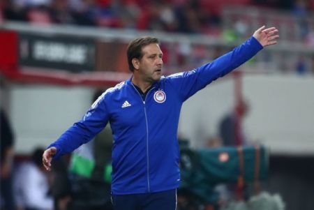 Μαρτίνς – «Ο Ολυμπιακός ζει καθημερινά στην πίεση. Αδικηθήκαμε, αλλά θα αντιδράσουμε»